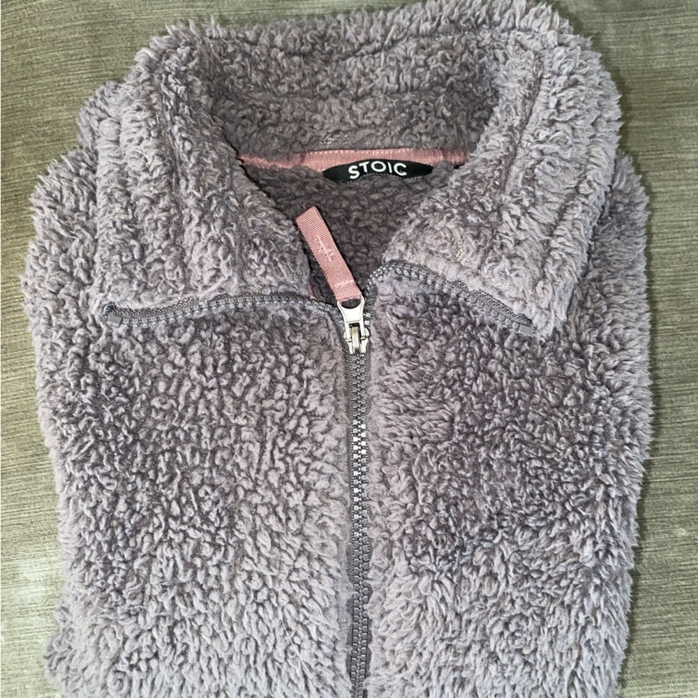Women’s zip-up